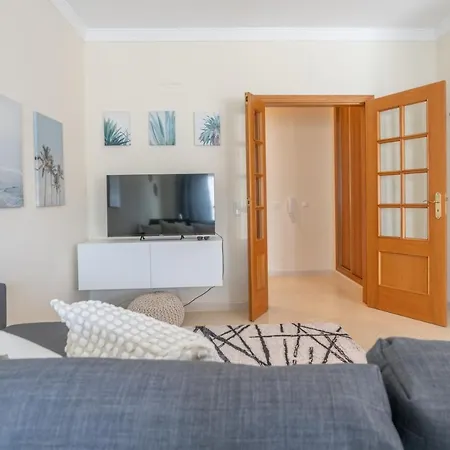 The Sunset 1 Bed Flat Short Walk Armacao * Армасан-де-Пера