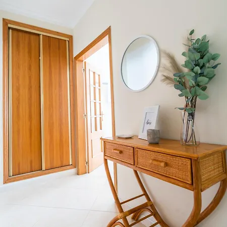 The Sunset 1 Bed Flat Short Walk Armacao *