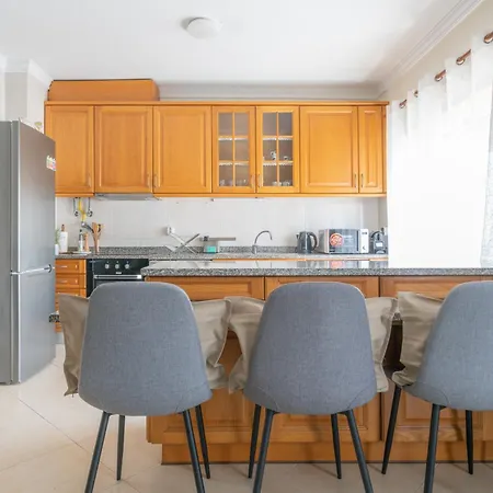 The Sunset 1 Bed Flat Short Walk Armacao Апартаменты *