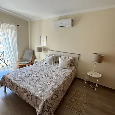 The Sunset 1 Bed Flat Short Walk Armacao * Армасан-де-Пера