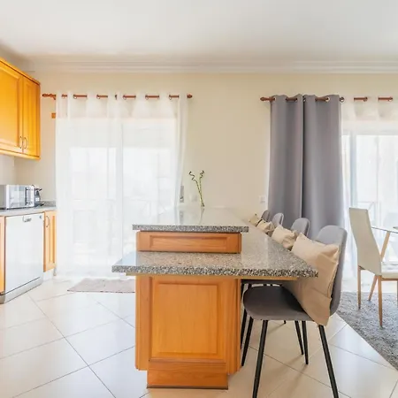 The Sunset 1 Bed Flat Short Walk Armacao Apartment Armacao de Pera